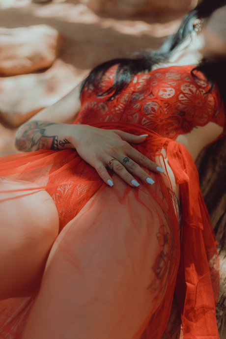 Thatsoraven95 model art galleries