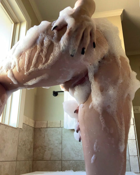 Duckie Ho pornstar top picture