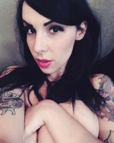 Bailey Arber model beautiful pics