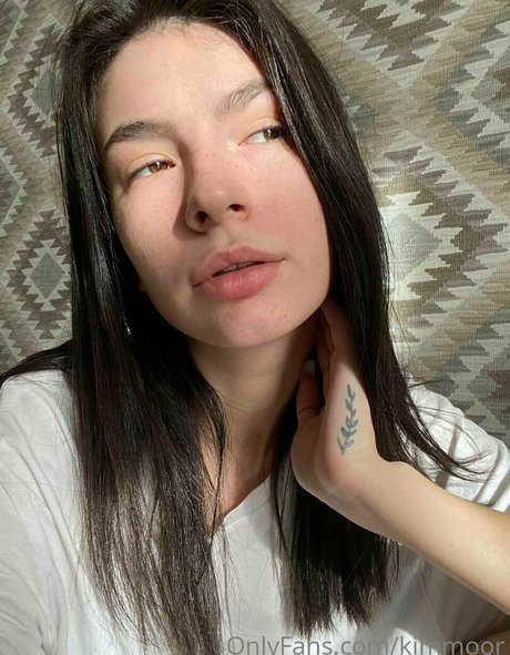 Kim Moor pornstar pretty galleries