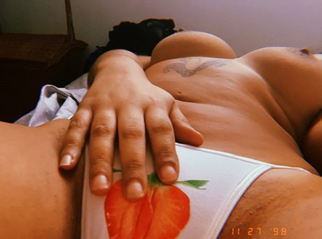 AllynRa nude actress img