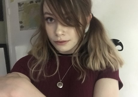 DaintyDalish hd actress picture