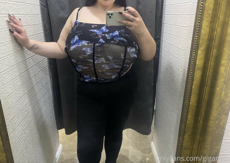 Gigantits model sex pics