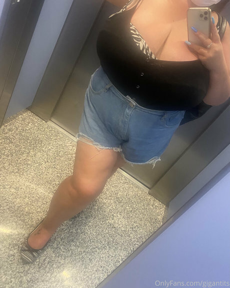 Gigantits pornstar xxx img