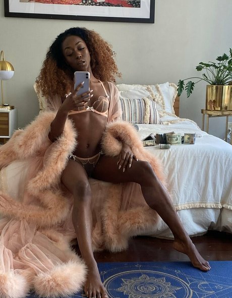 tashablack best model photos