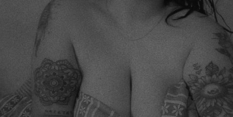 Mili erotic actress gallery