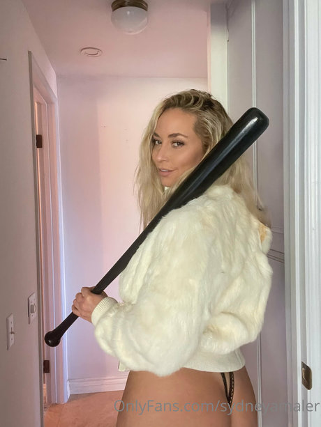 Sydney Maler porn model picture
