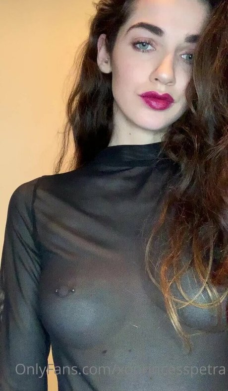 xoPrincessPetra porn model pictures