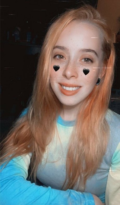 Scarlet Moon art actress image