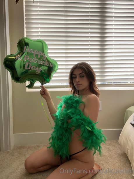 Alicia Allen model best image