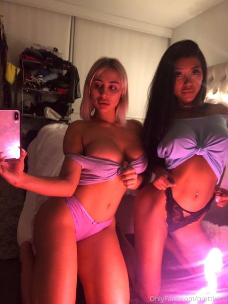 Pretti Ricci sex model galleries