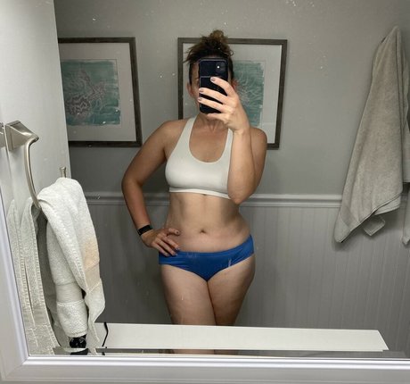 Emily Sequoia star nude pictures