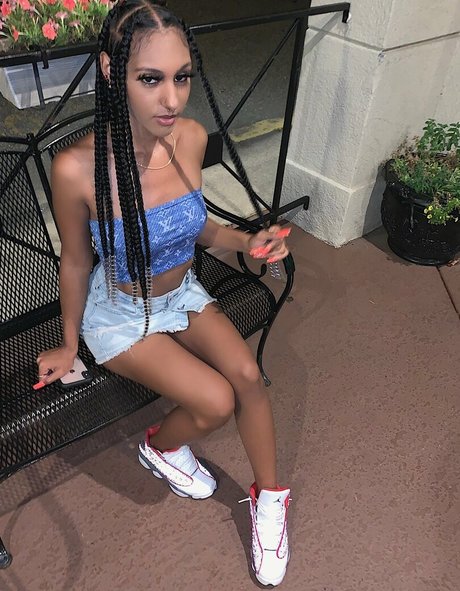 burlz star exclusive pic