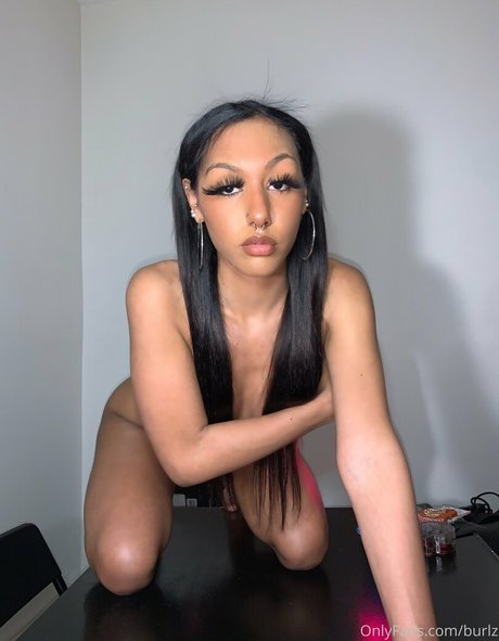 burlz model xxx photo