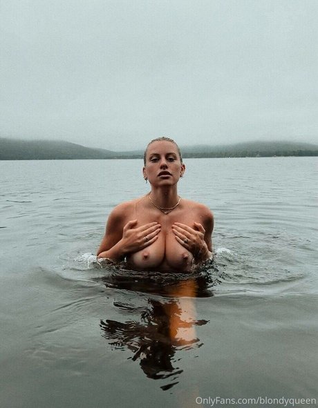 Chloe Verhagen erotic actress img