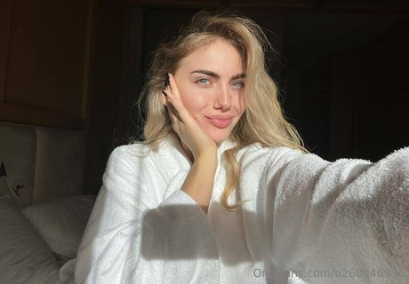 eva e xxx pornstar image