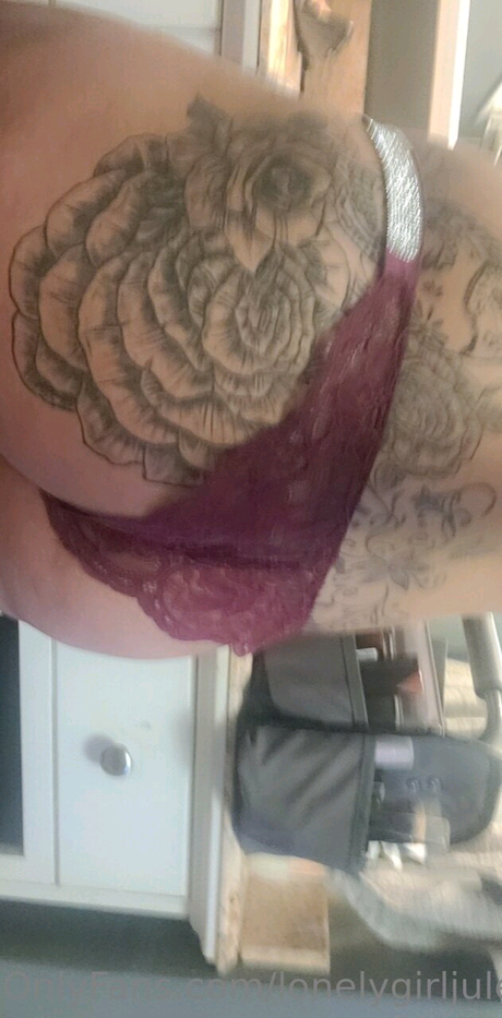 Lonelygirljules pornographic star archive