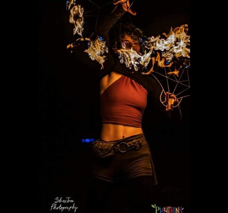 SchlebBzz model beautiful image