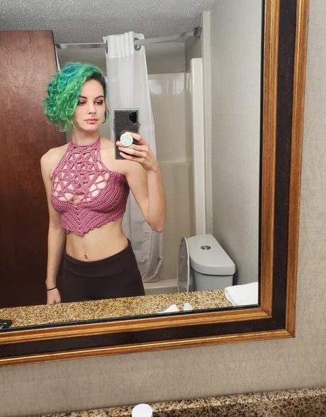 SchlebBzz pretty actress photo