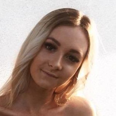 cute onlyfans hot nude photos