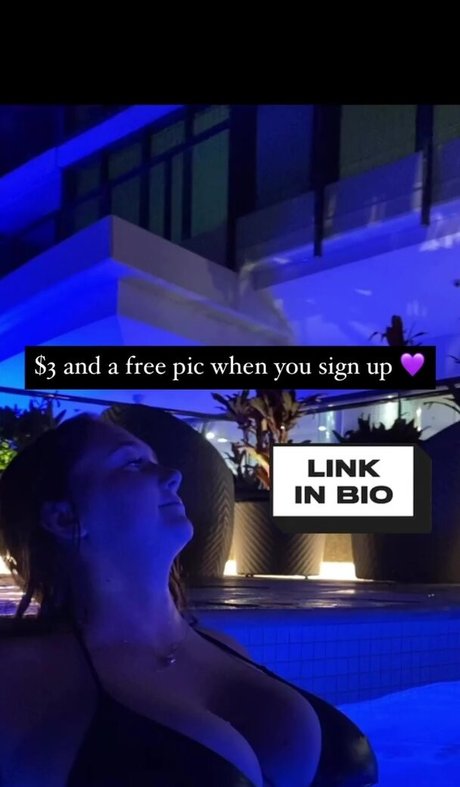 Hayley Aurisch model nudes img