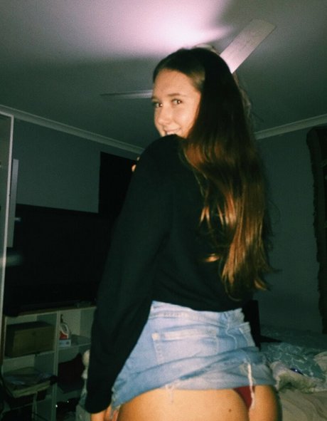 Hayley Aurisch model porn pic