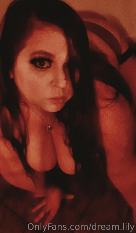 dream lily erotic actress image