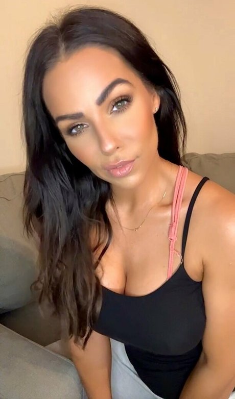 Rebecka Styles beautiful model img