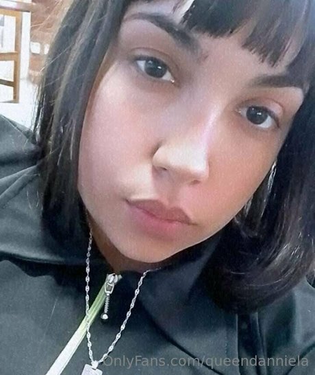 queendanniela sexy star pic