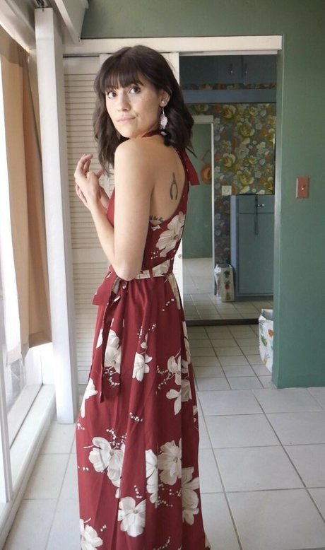 alicenocountry erotic actress image