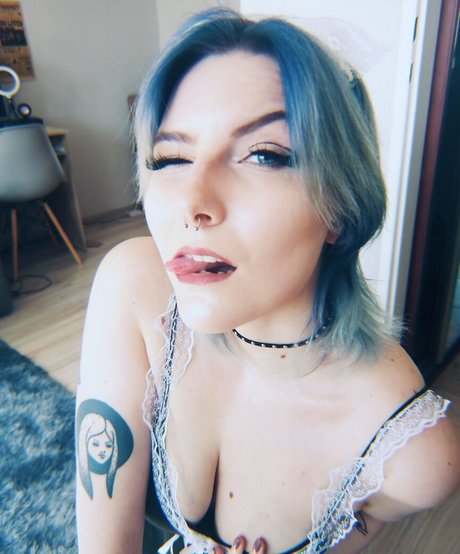 Blumerystka naked model pics