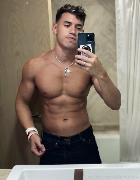 oliverhuntxxx model hd picture