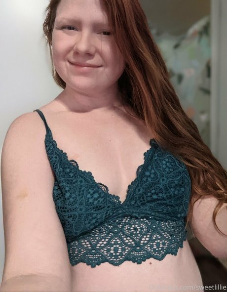 sweetlillie pornstar sexy pics