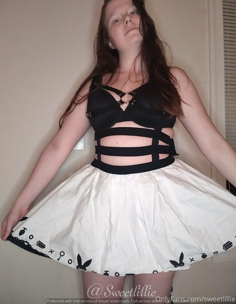 sweetlillie erotic model img