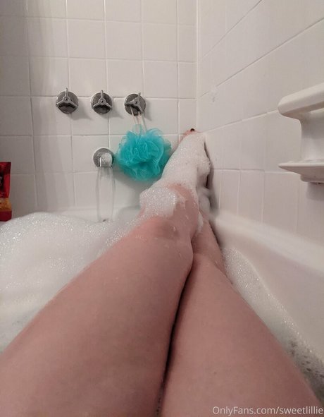 sweetlillie pornstar free photos