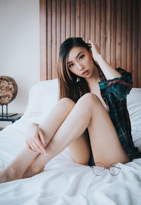 Luna Ly nudes actress pics