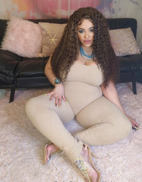 liviasavage nude star images