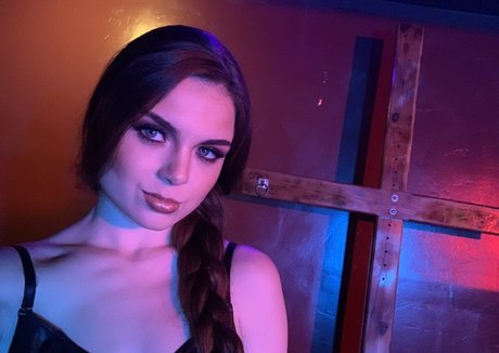 meganmarxxx high quality model images