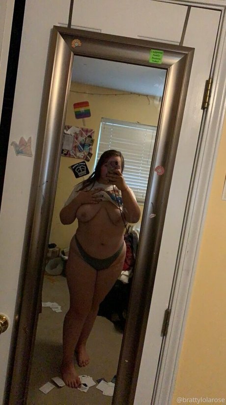 brattylolarose09 sexy star img