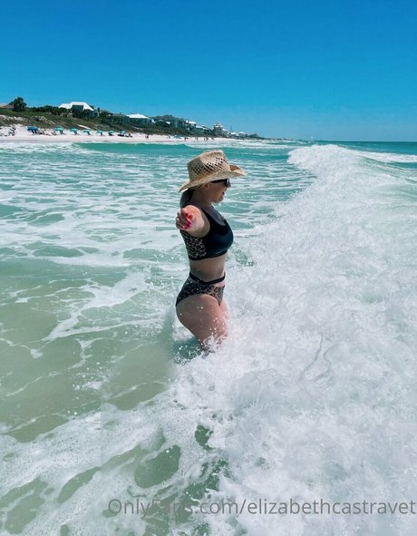 elizabethcastravet naked model pic