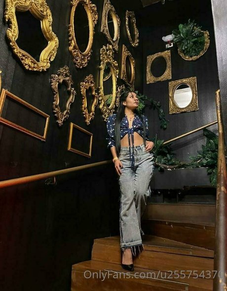 swinger milf onlyfans naked pic