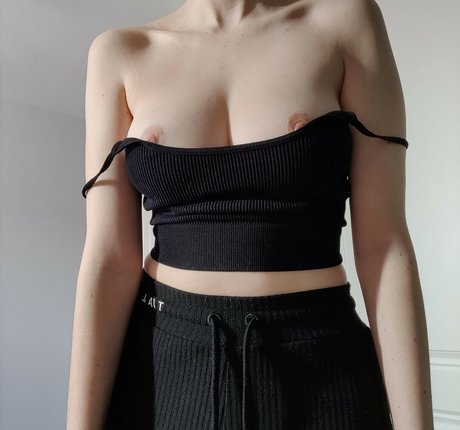 llucky 22 erotic pornstar photo