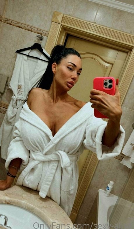 Sexy Alisa pretty actress photos