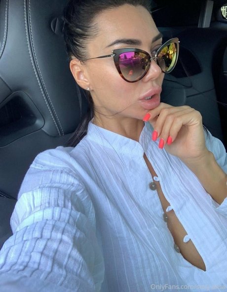 Sexy Alisa pornstar top img