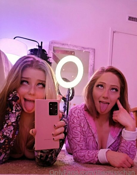 TheMissChan model pornographic image