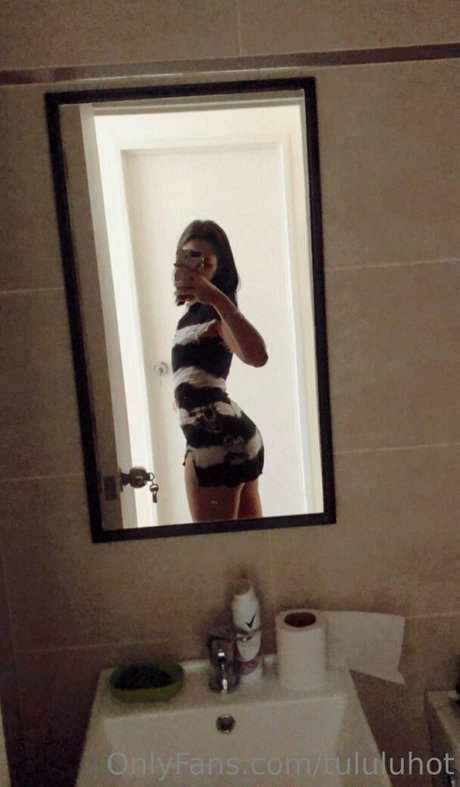 tululuhot model sex photos