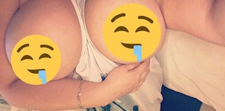 bigandbustytitty Profile pic