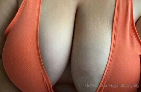bigandbustytitty model adult photo