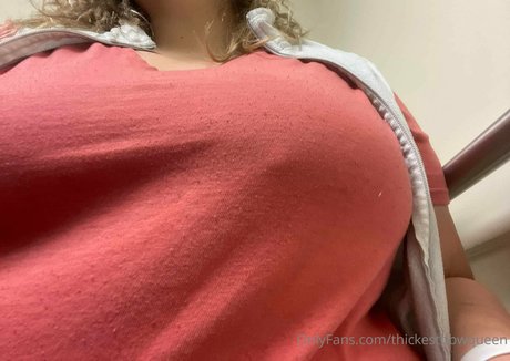 sara the snowbunny Quick model image