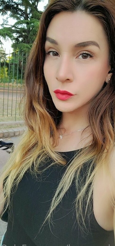 larawonder high quality model pics